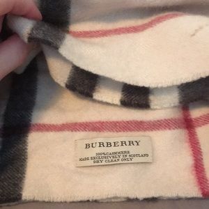Burberry infinity scarf